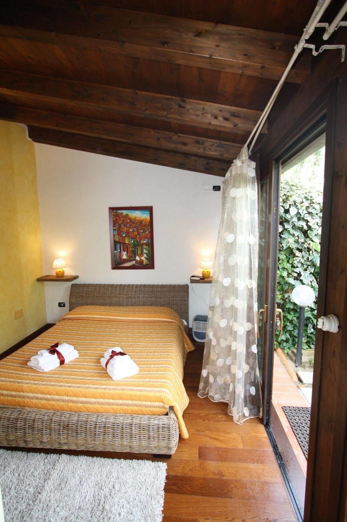 B&B La Dolce Vita Flumini di Quartu Exterior photo