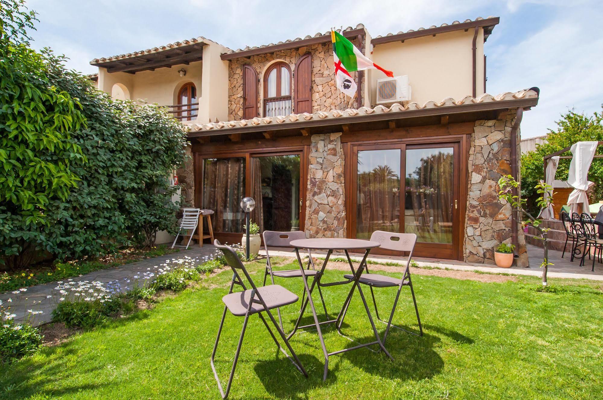 B&B La Dolce Vita Flumini di Quartu Exterior photo